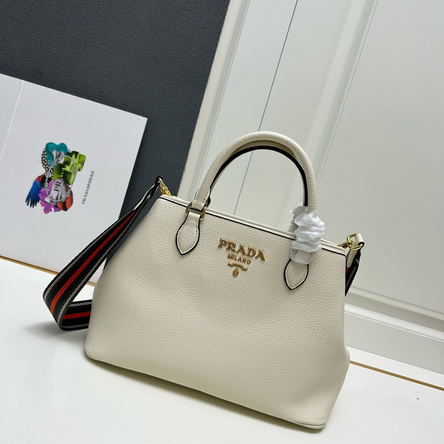 Pra*a shopping bags